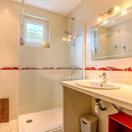 Holiday home Grande Maison 8 Pers. A Avec Jardin Et Parking - Fr-1-521-219
