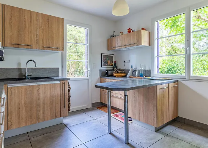 Grande Maison 8 Pers. à Avec Jardin Et Parking - Fr-1-521-219